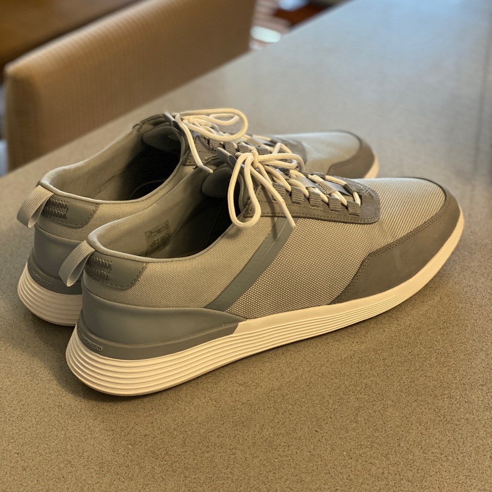 Wolf & Shepherd Crossover Victory Trainer EUC 12.5 - Picture 2 of 8